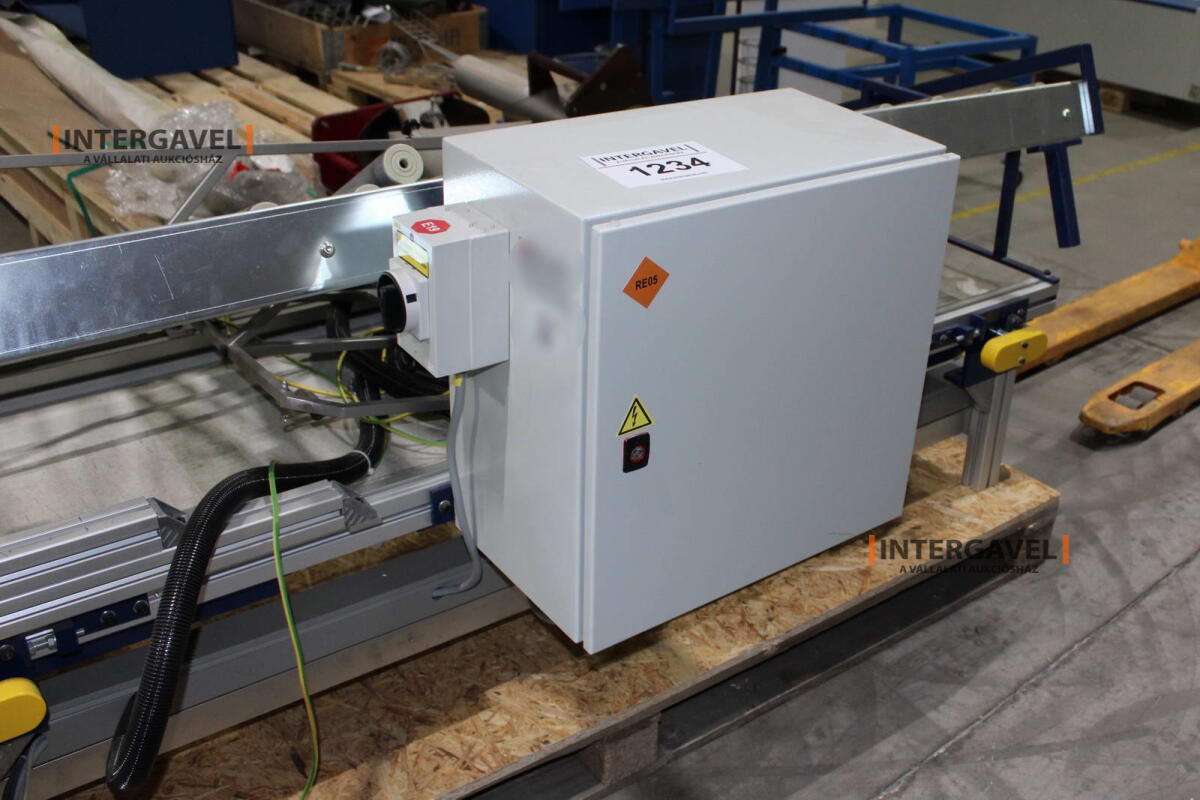 Szállító szalag és görgős pálya 10