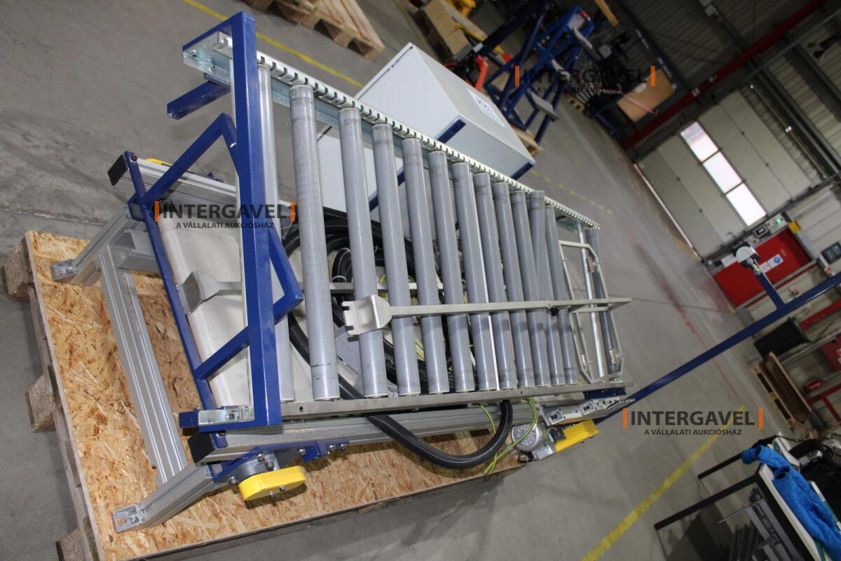 Szállító szalag és görgős pálya 12