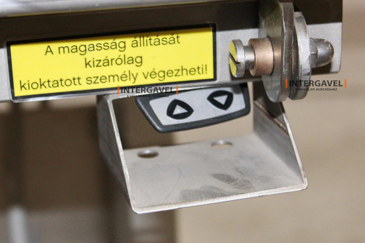 Alkatrész tároló 16