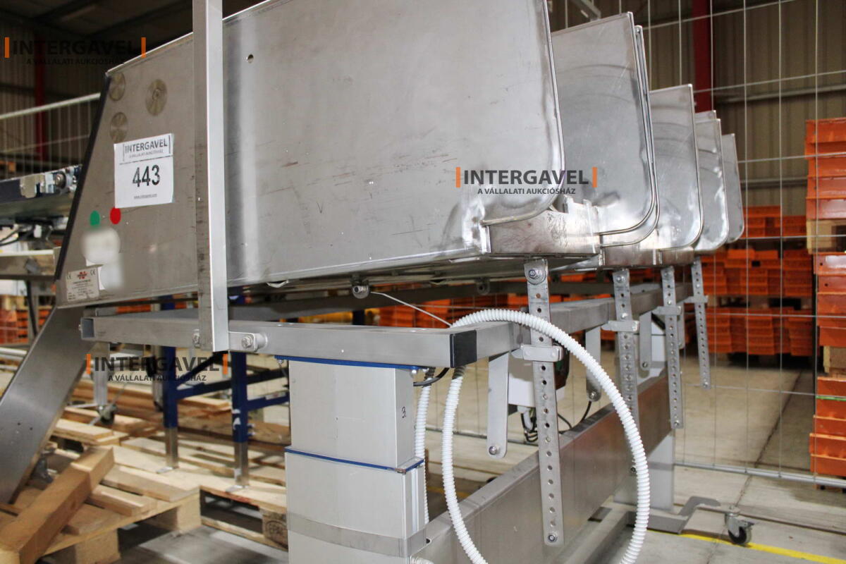 Alkatrész tároló 18