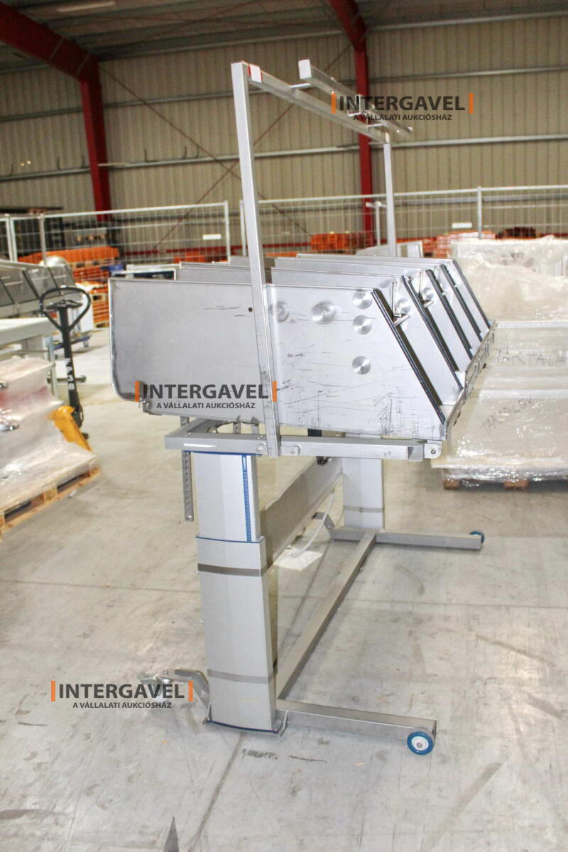 Alkatrész tároló 4