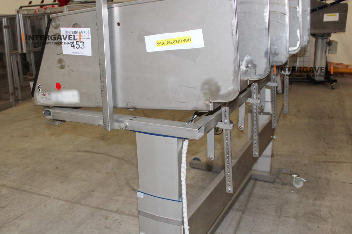 Alkatrész tároló 17