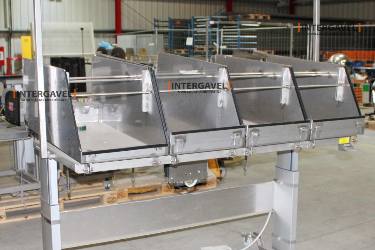 Alkatrész tároló 18