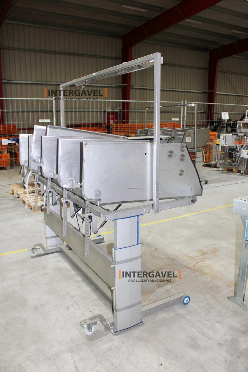 Alkatrész tároló 4