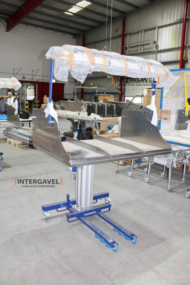 Alkatrész tároló, szerelő asztal 3