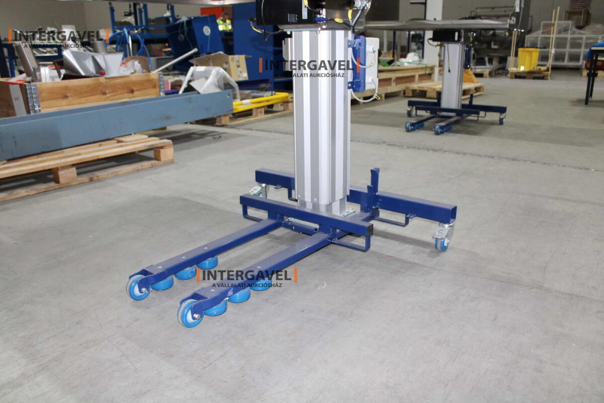 Alkatrész tároló, szerelő asztal 5