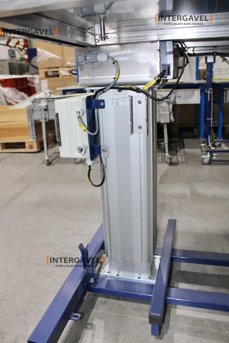 Alkatrész tároló, szerelő asztal 8