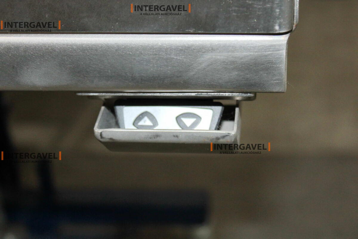 Alkatrész tároló, szerelő asztal 10