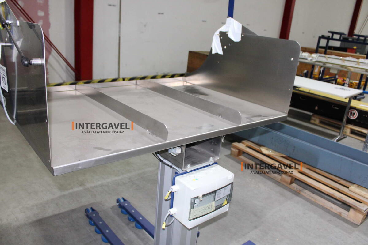 Alkatrész tároló, szerelő asztal 12