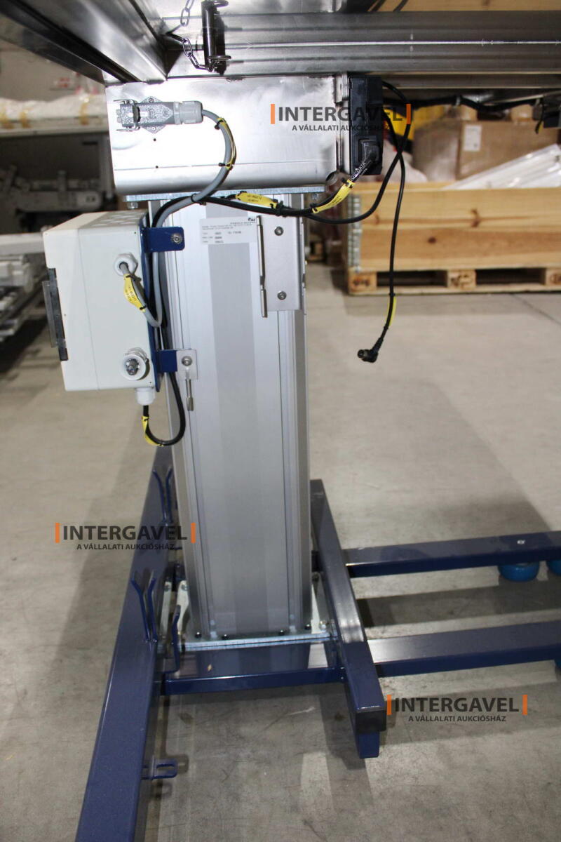 Alkatrész tároló, szerelő asztal 8