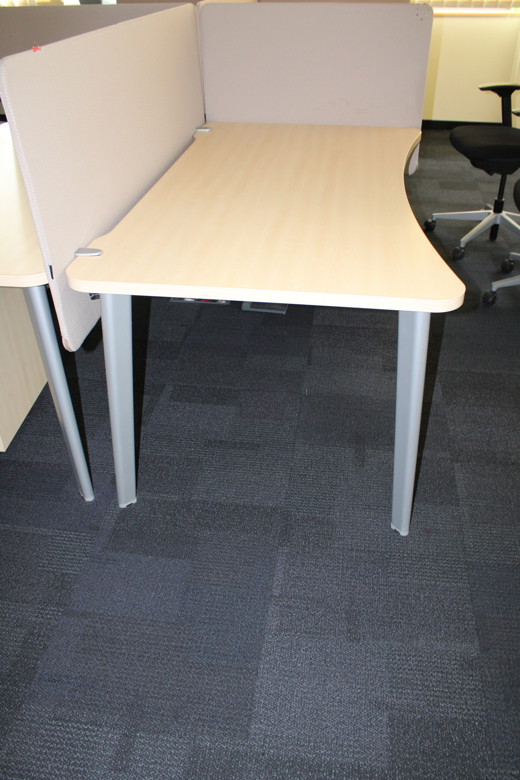 Íróasztal (Steelcase Movida) 2