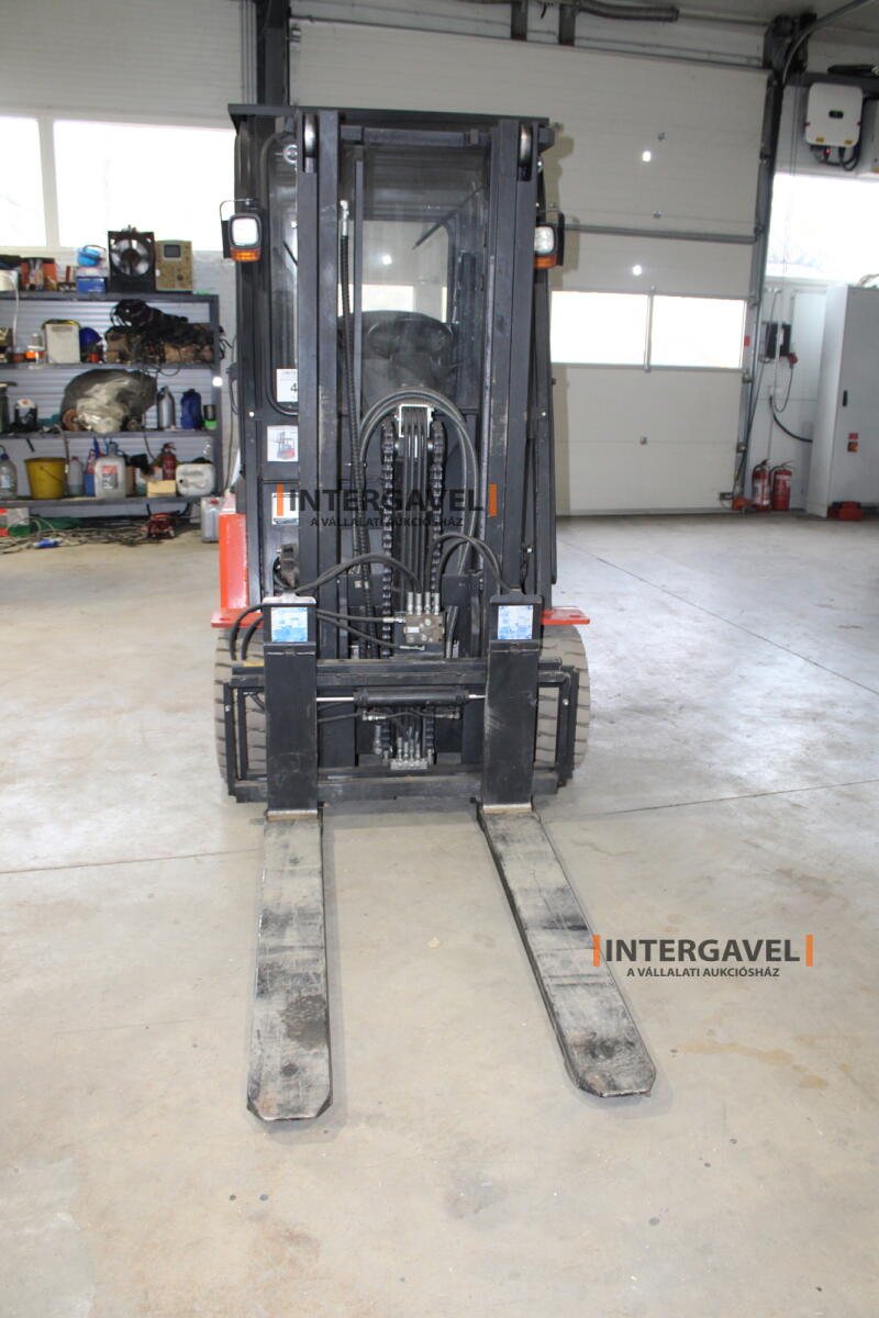 Homlokvillás targonca (elektromos) 5