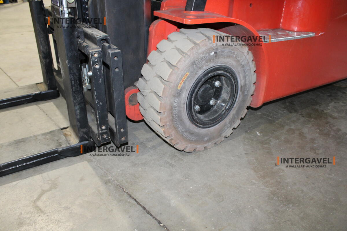 Homlokvillás targonca (elektromos) 12