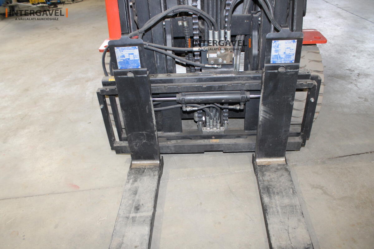 Homlokvillás targonca (elektromos) 14