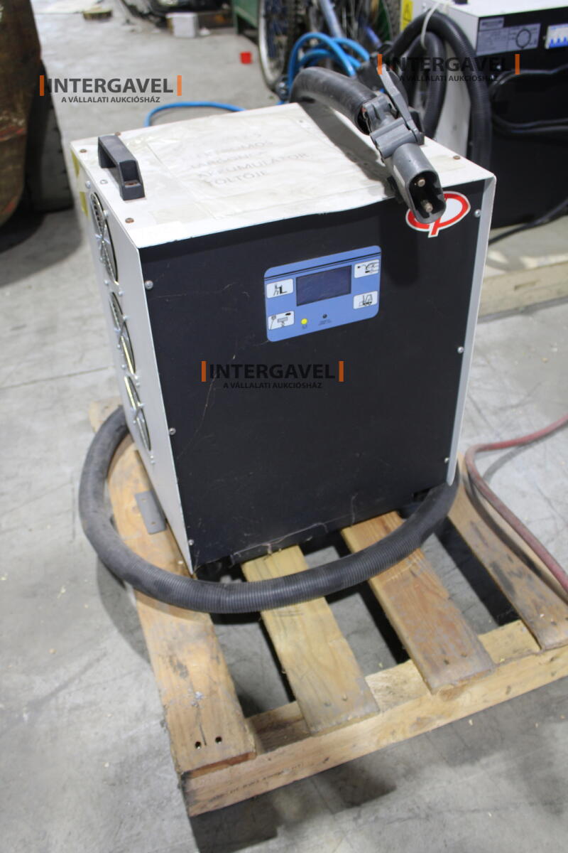 Homlokvillás targonca (elektromos) 21