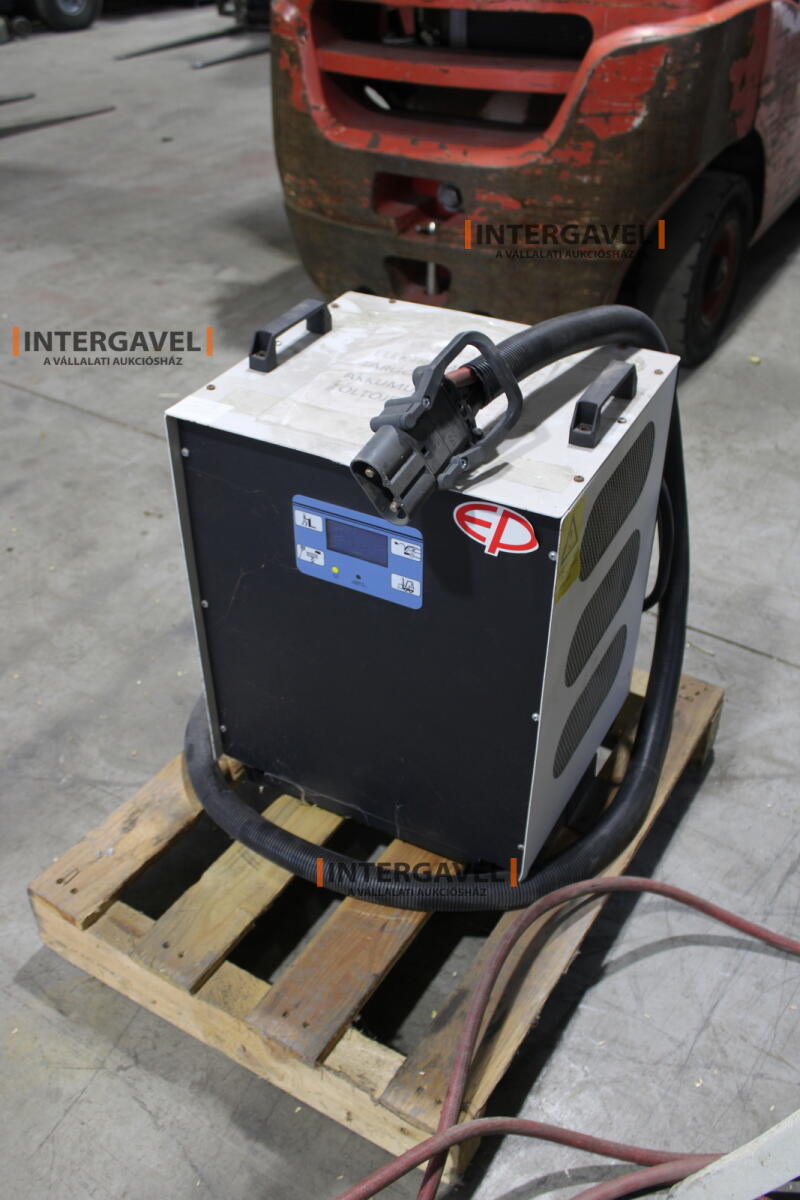 Homlokvillás targonca (elektromos) 22