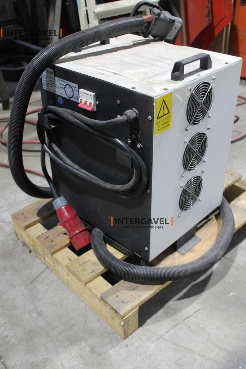 Homlokvillás targonca (elektromos) 24