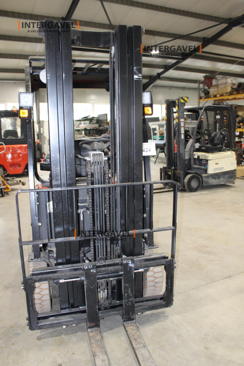 Homlokvillás targonca (elektromos) 7