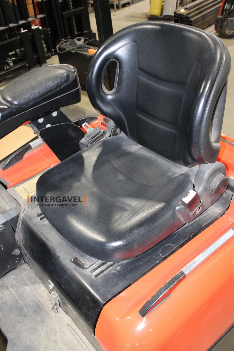 Homlokvillás targonca (elektromos) 16