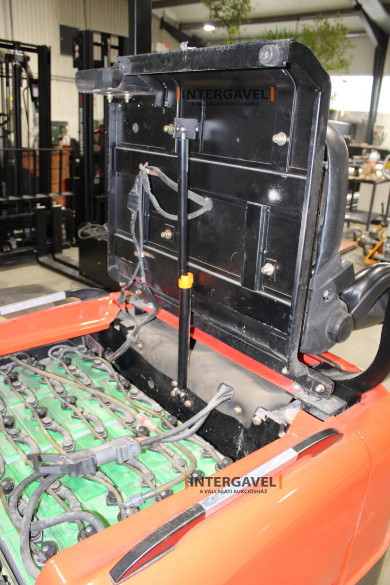 Homlokvillás targonca (elektromos) 18