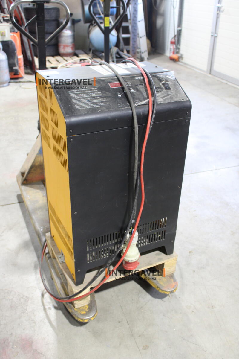 Homlokvillás targonca (elektromos) 19