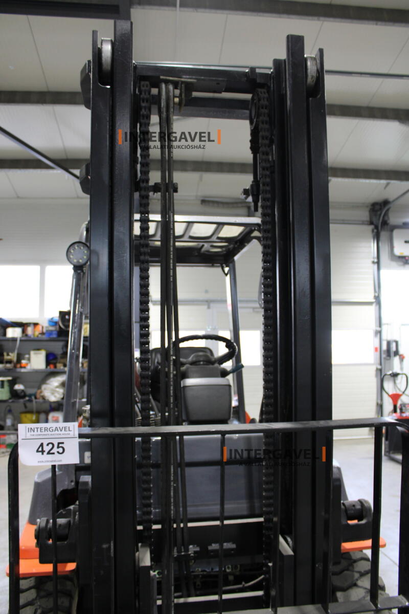 Homlokvillás targonca (gázos) 6