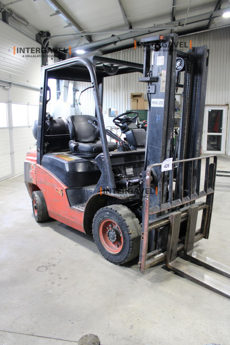 Homlokvillás targonca (gázos) 4