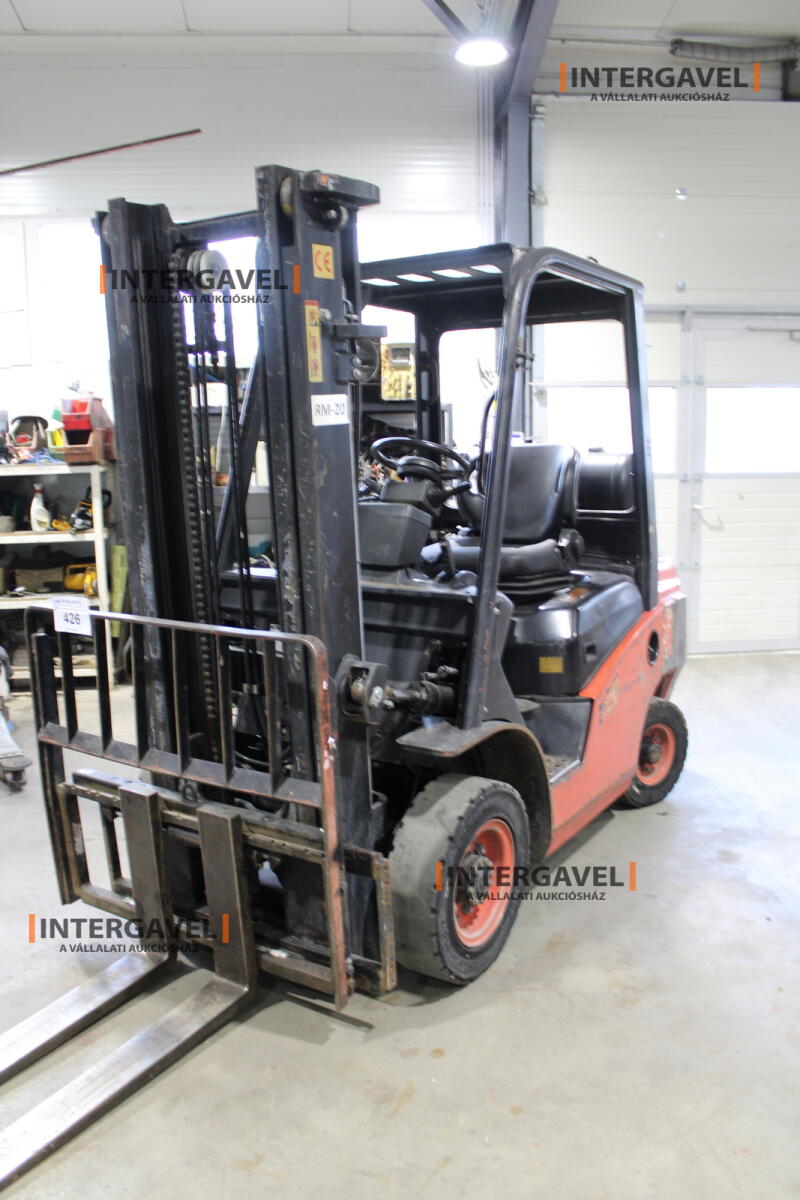 Homlokvillás targonca (gázos) 5