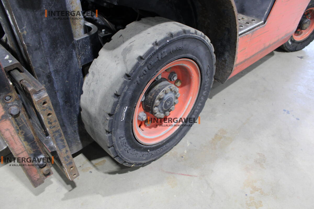 Homlokvillás targonca (gázos) 8