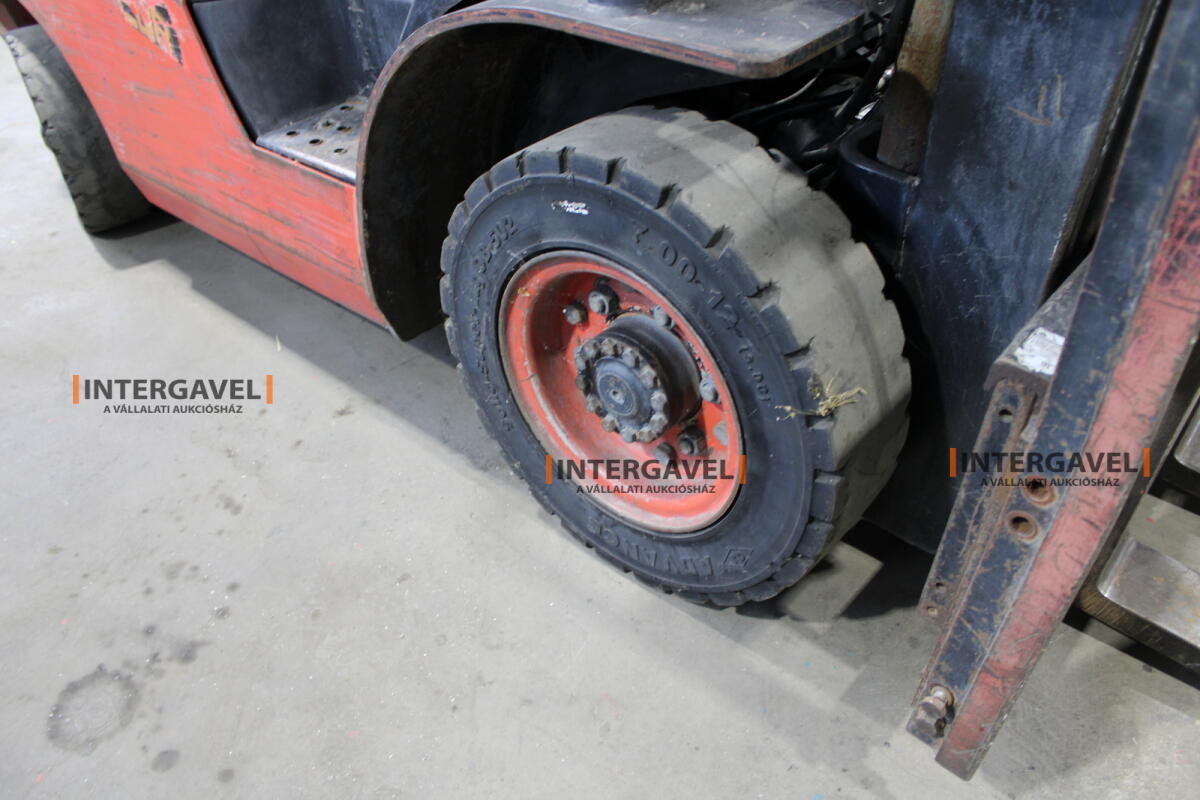 Homlokvillás targonca (gázos) 9