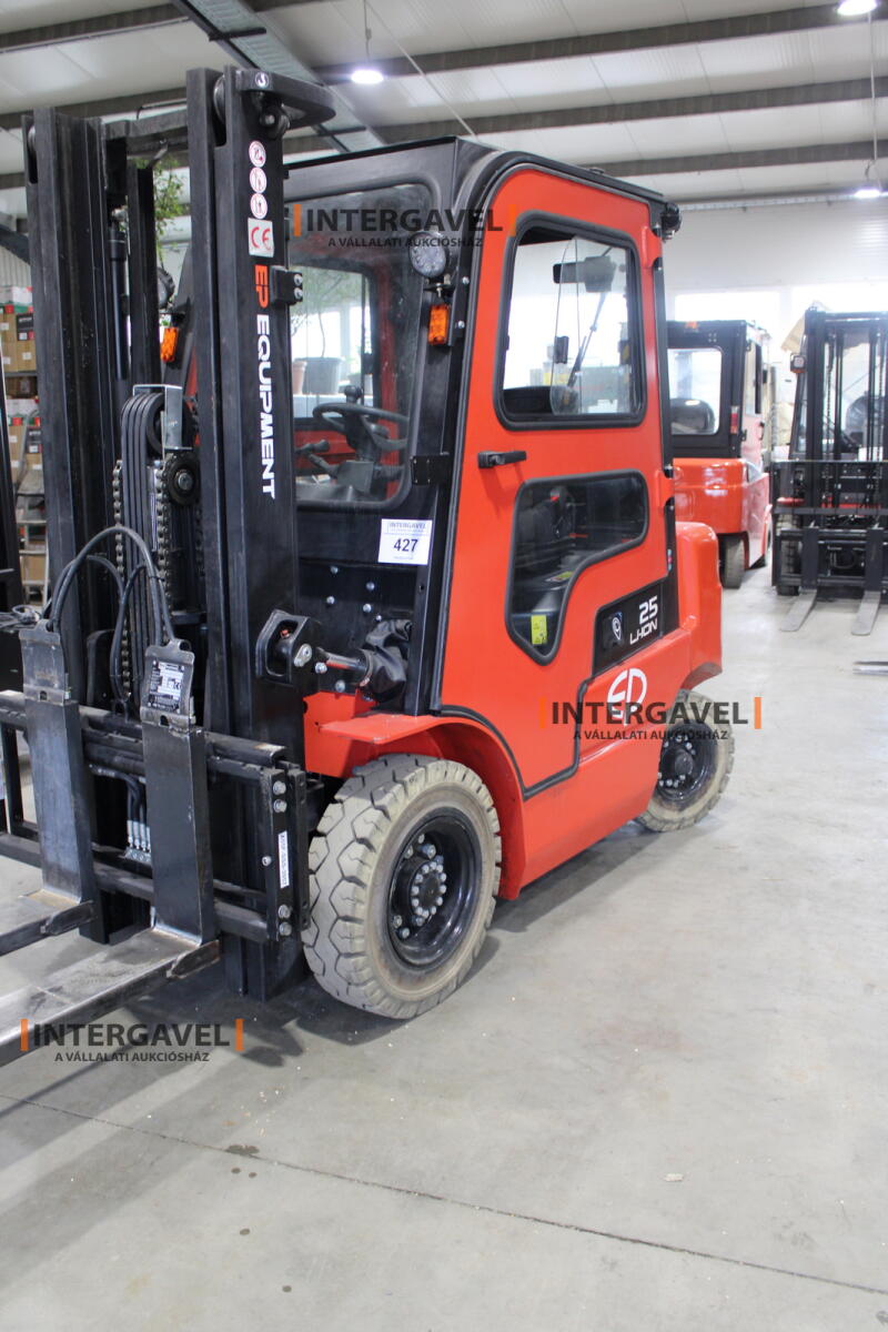 Homlokvillás targonca (elektromos) 6