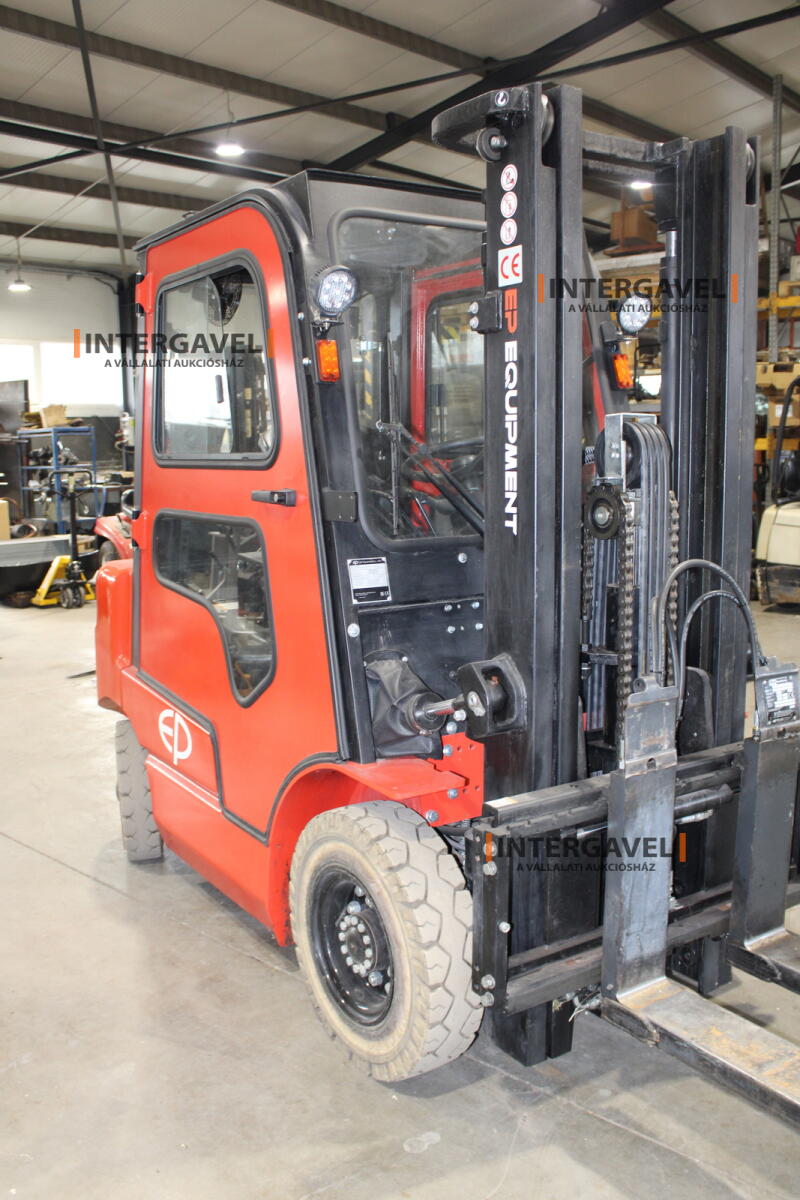 Homlokvillás targonca (elektromos) 7