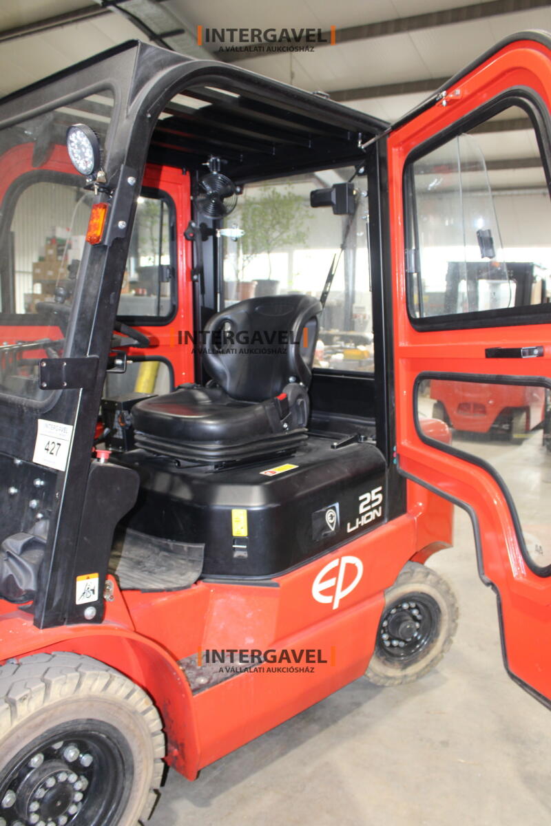 Homlokvillás targonca (elektromos) 15