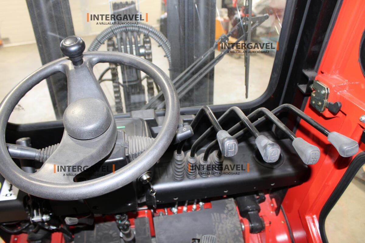 Homlokvillás targonca (elektromos) 17