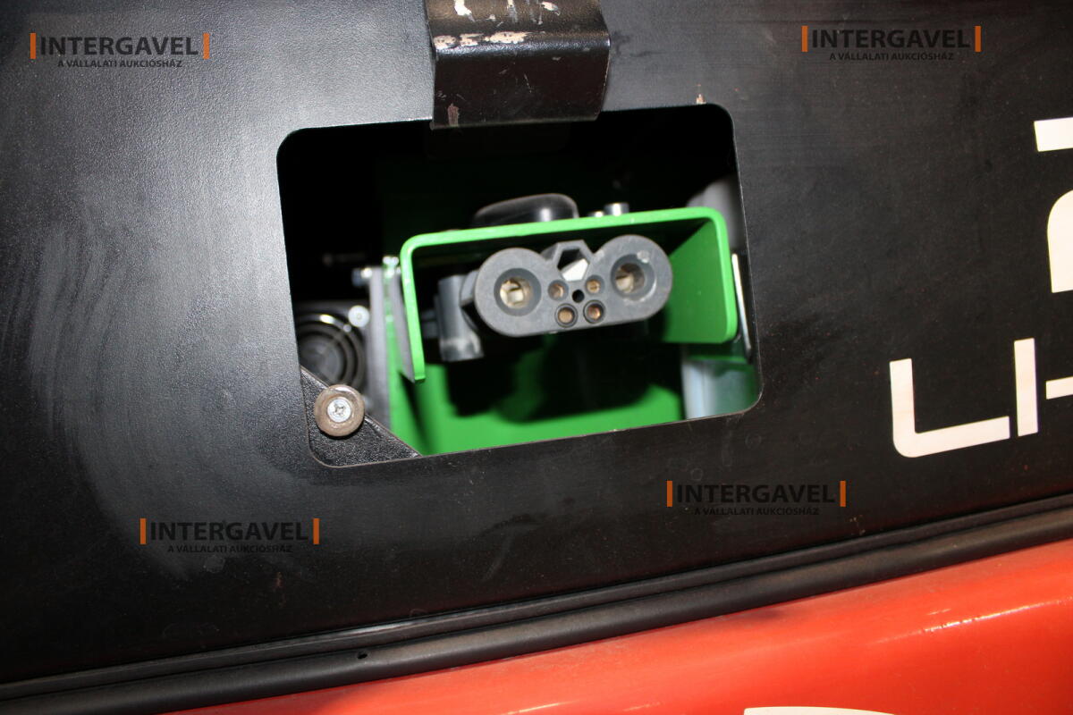 Homlokvillás targonca (elektromos) 18