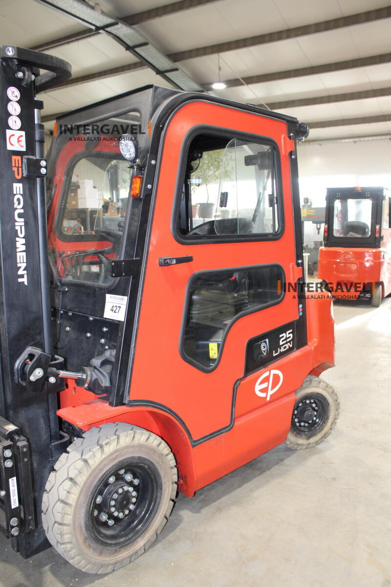 Homlokvillás targonca (elektromos) 19