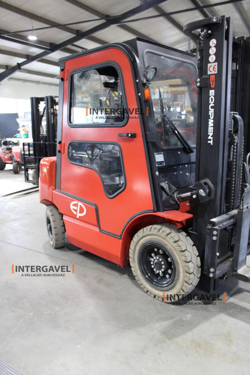 Homlokvillás targonca (elektromos) 20