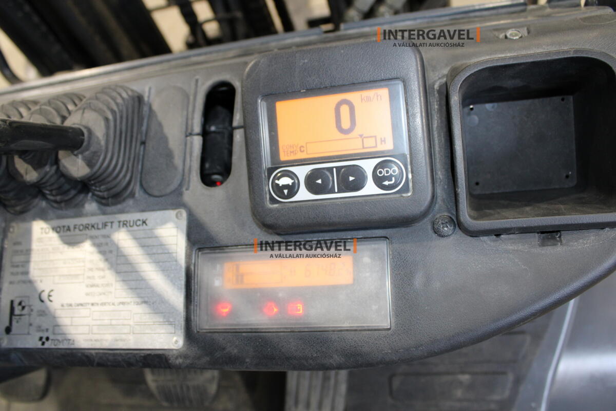 Homlokvillás targonca (elektromos) 3