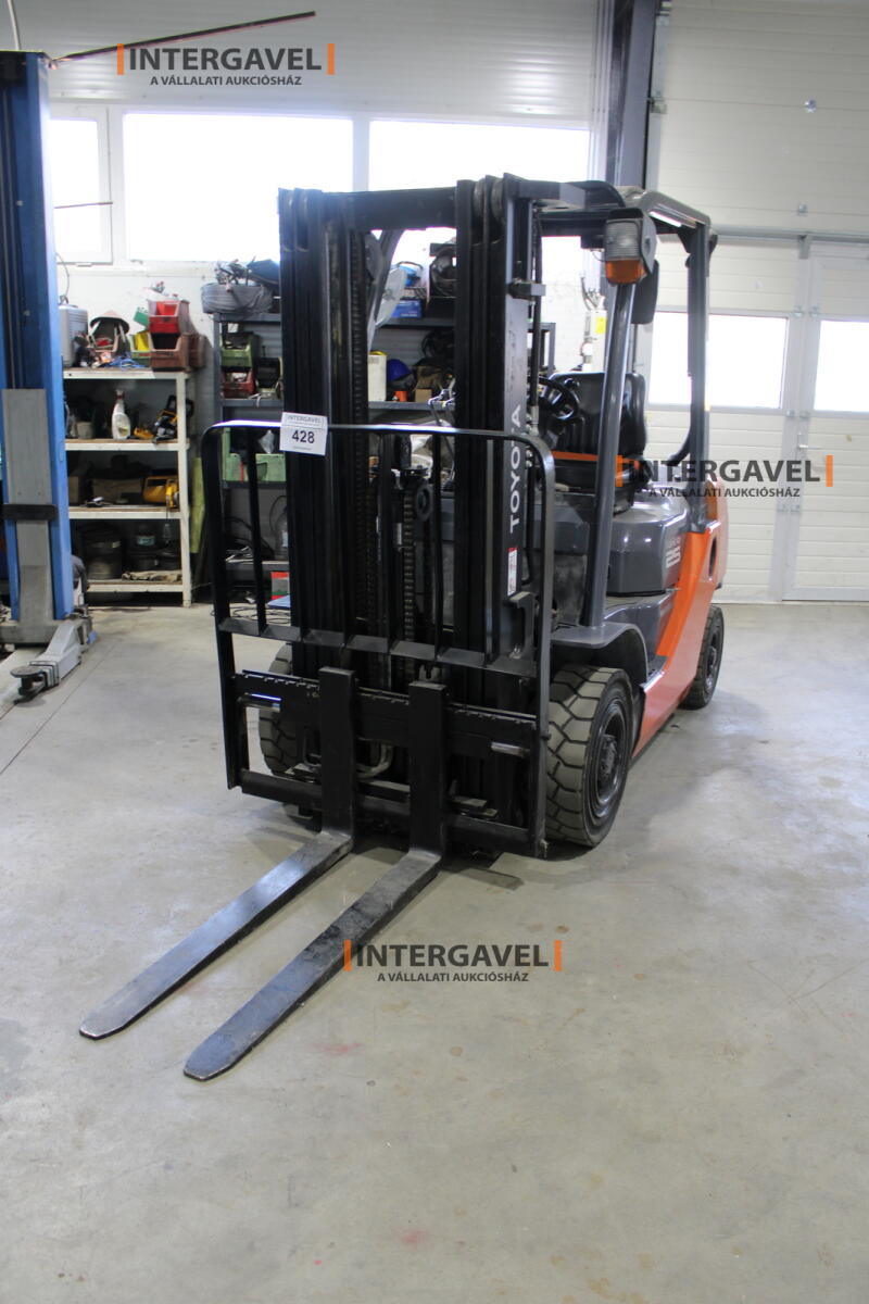 Homlokvillás targonca (elektromos) 5