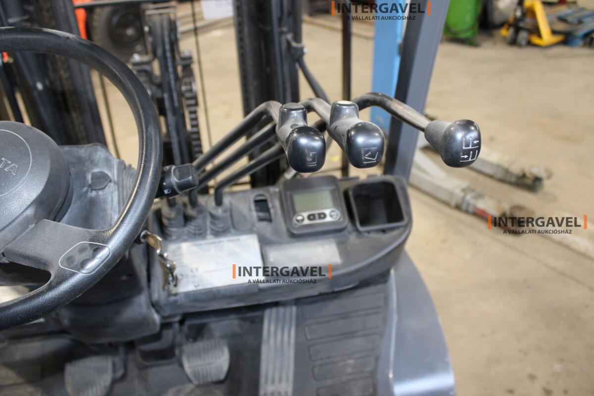 Homlokvillás targonca (elektromos) 14