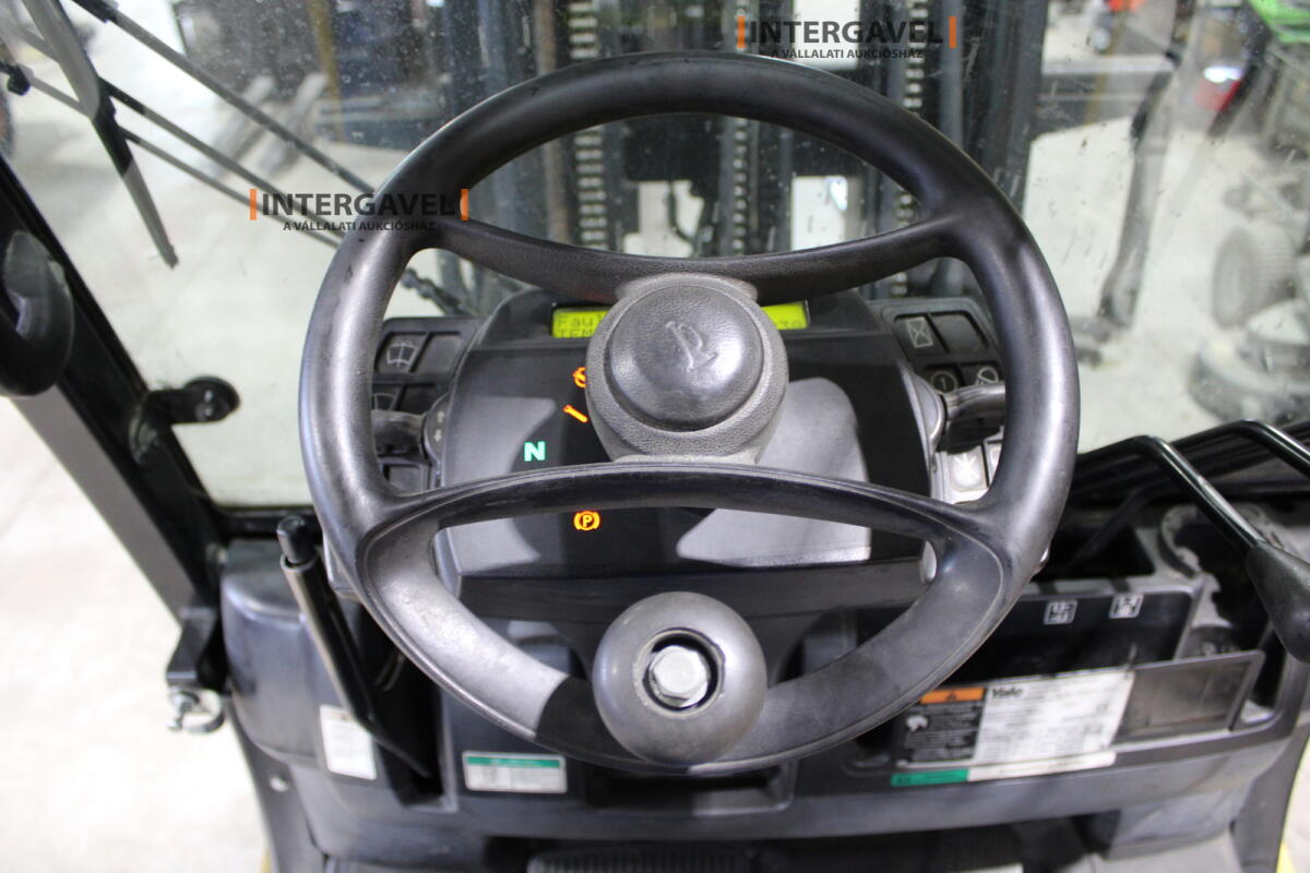 Homlokvillás targonca (gázos) 12