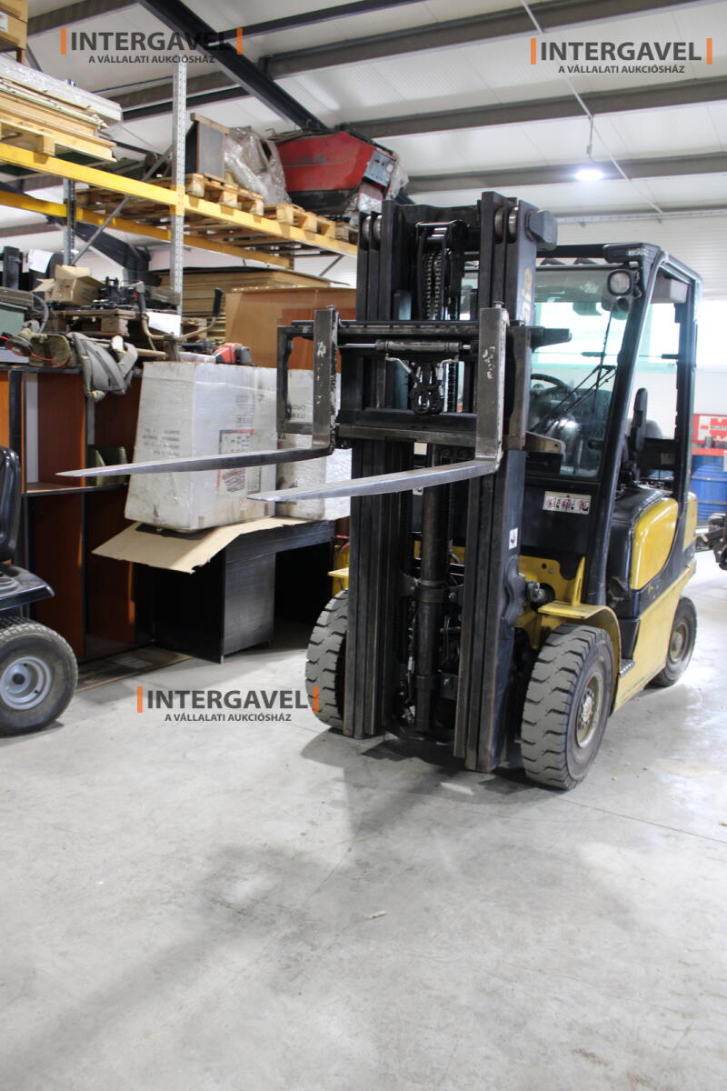 Homlokvillás targonca (gázos) 13