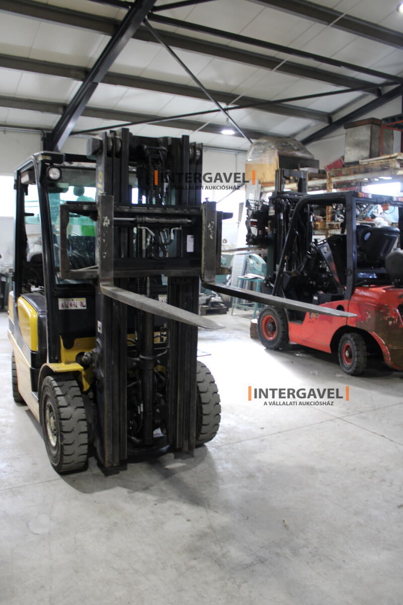 Homlokvillás targonca (gázos) 14