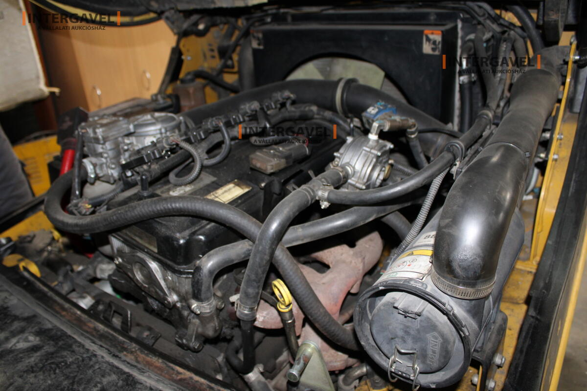 Homlokvillás targonca (gázos) 16