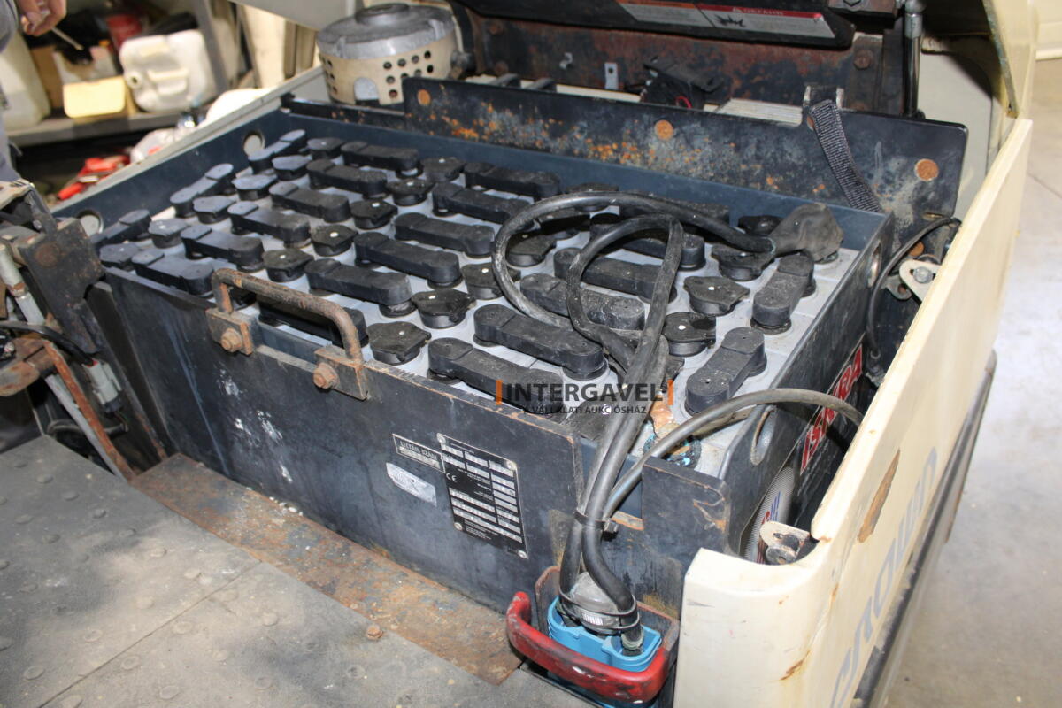 Homlokvillás targonca 9