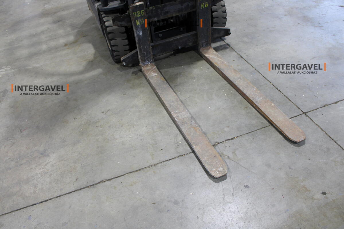 Homlokvillás targonca 4