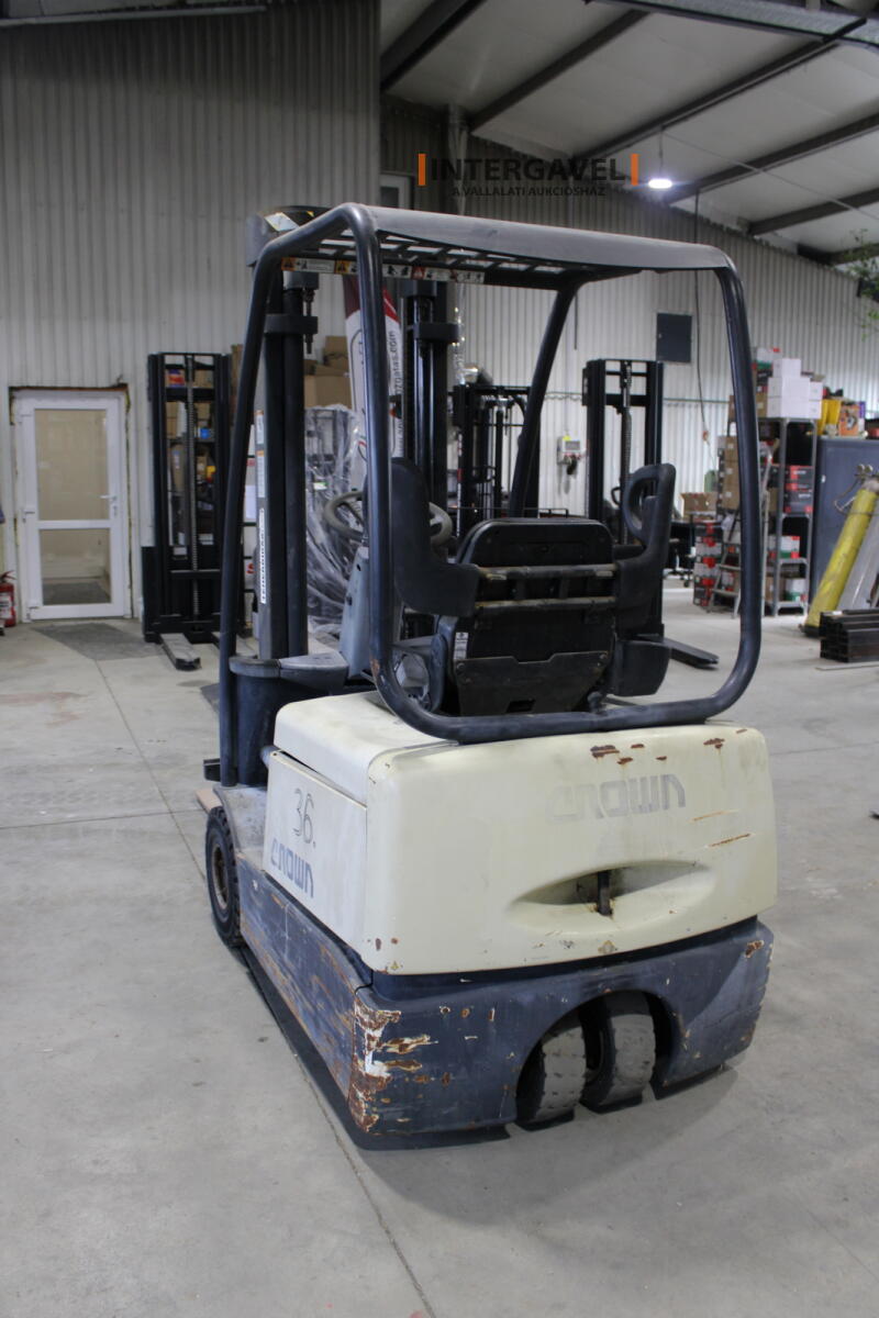 Homlokvillás targonca 8