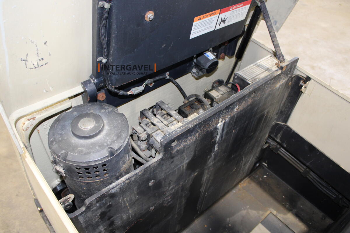 Homlokvillás targonca 13