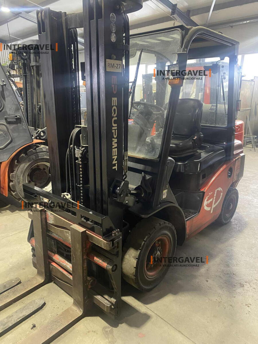 Homlokvillás targonca (gázos)