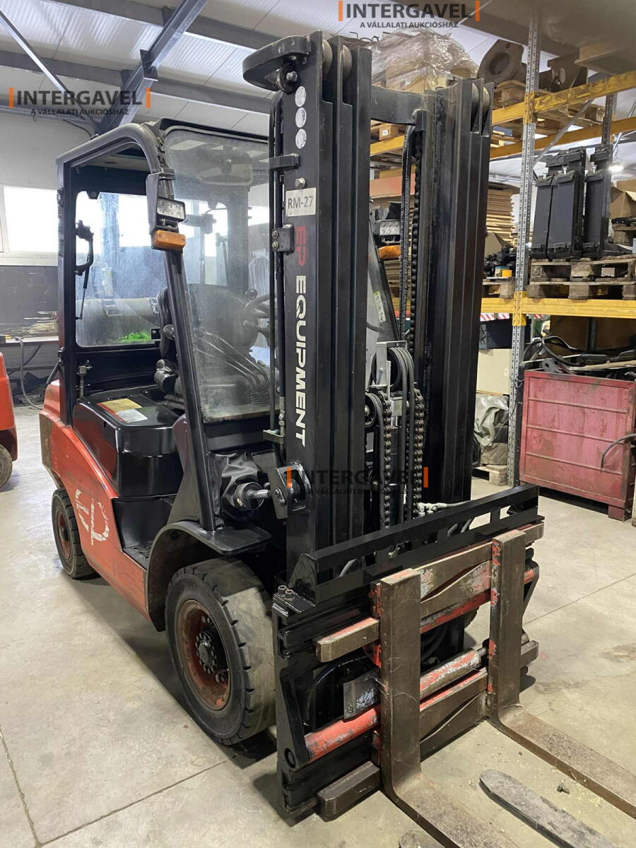 Homlokvillás targonca (gázos) 4